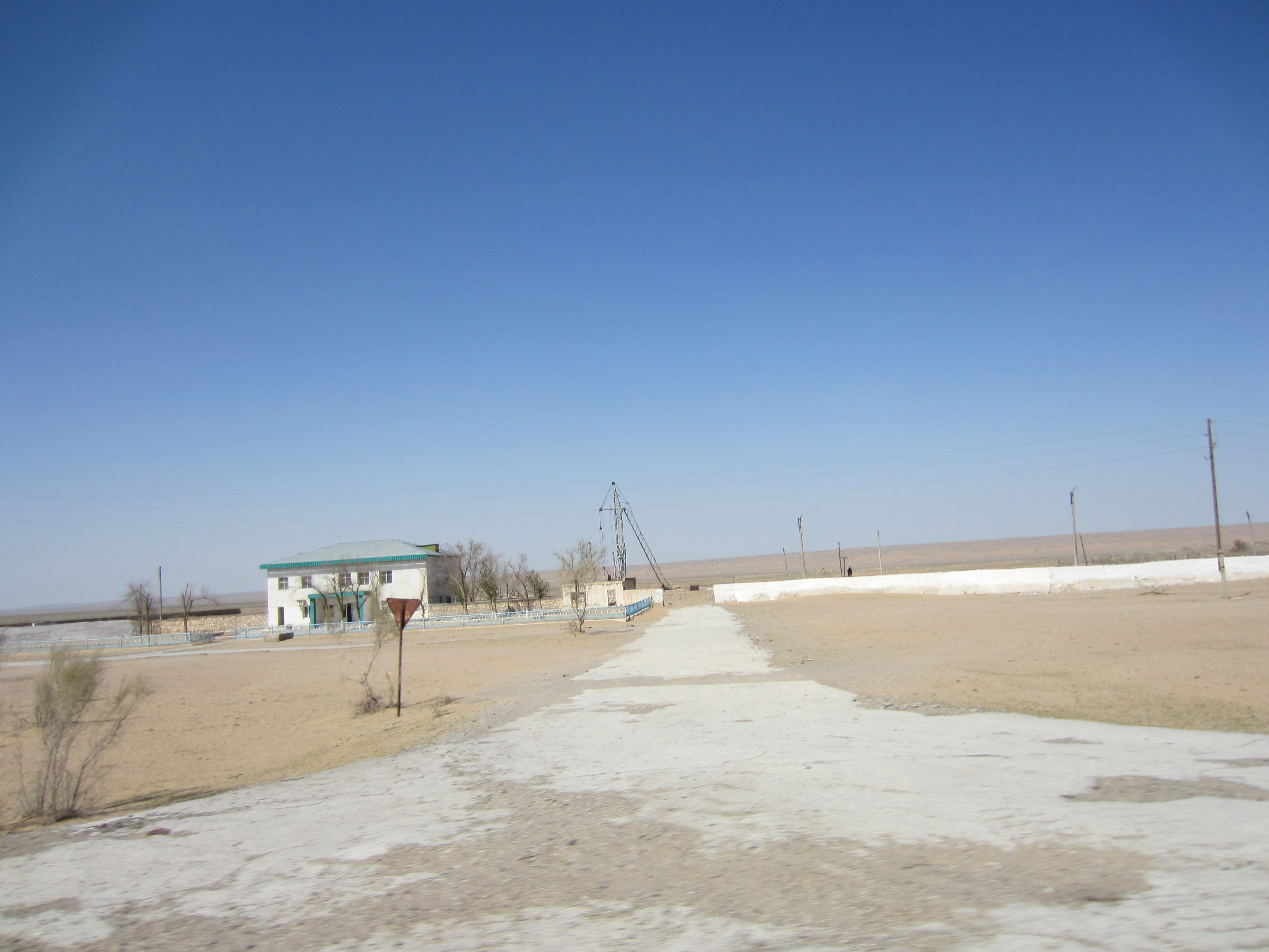 Tamdybulaq, Uzbekistan, photo by karb  CC 3.0 Unported license.