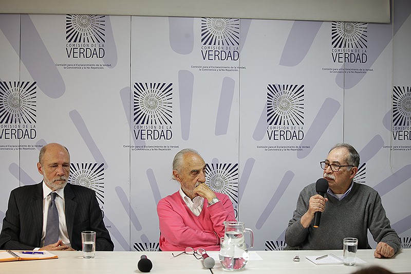 Alejandro Reyes and Darío Fajardo talk about land dispossession in the Truth Commission.