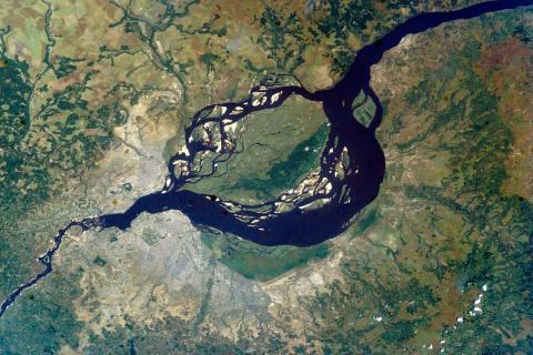 : Brazzaville, Kinshasa, Congo River (NASA, International Space Station, 06/06/03)