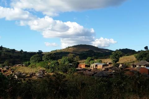 Village in rural Malawi (©Lorenzo Cotula)