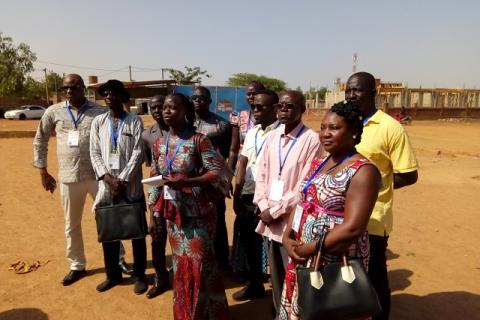 Les-membres-de-la-commission-adhoc-de-larrondissement-5-Ouagadougou-cahargée-de-lapurement-du-passif-foncier.jpg
